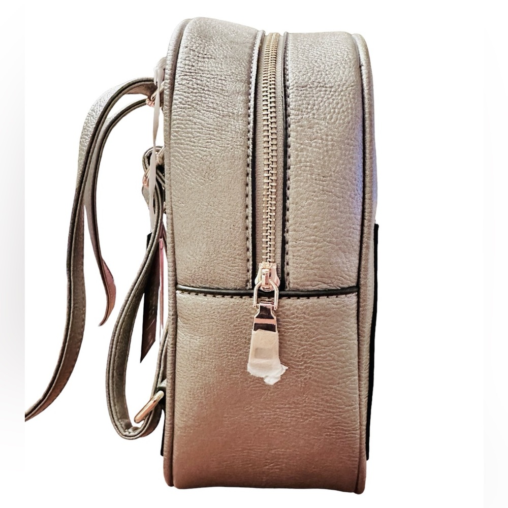 NWT La Terre Pewter Metallic Convertible Backpack/Crossbody Bag - Picture 5 of 10